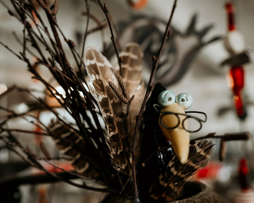 Eine dekorative Vogel-Figur